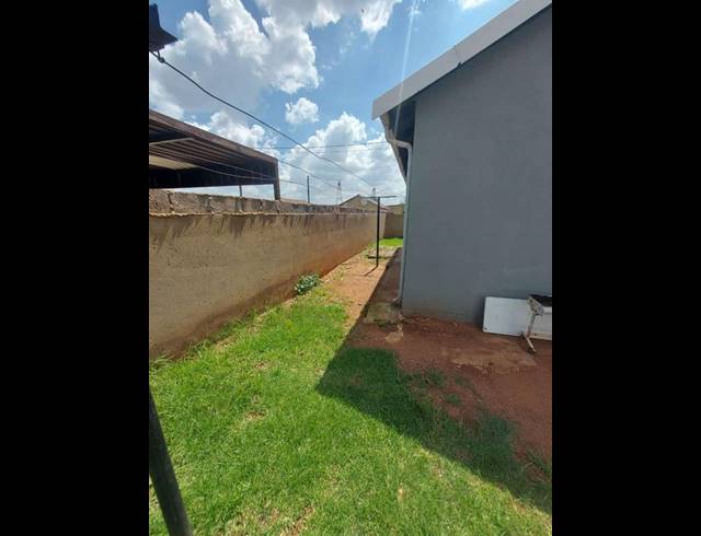 2 BEDROOM PROPERTY TO RENT IN PROTEA GLEN